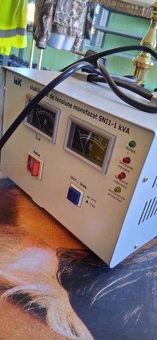 Stabilizator de  tensiune