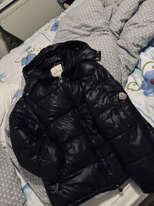 Geaca moncler noua neagra