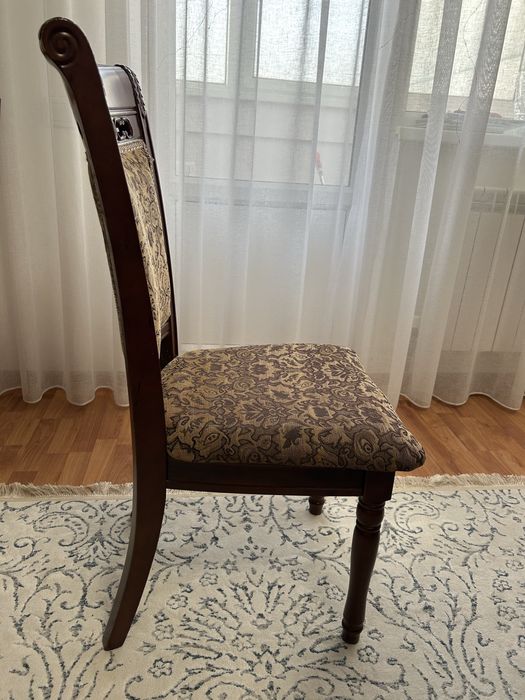 Продам стулья для гостиной