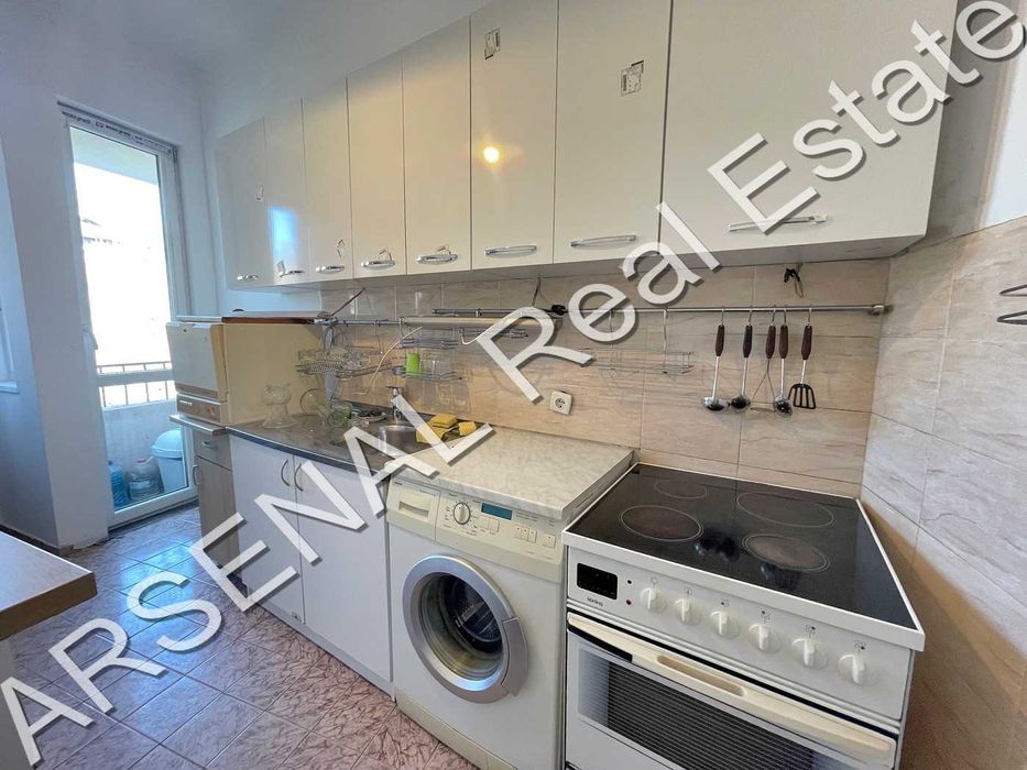 Тристаен апартамент под наем, Център