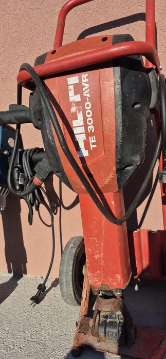 Hilti ,Bosch demolator pe curent