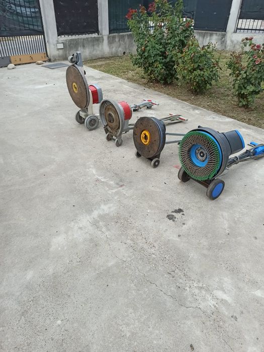 Vind monodiscuri  citește anunțul