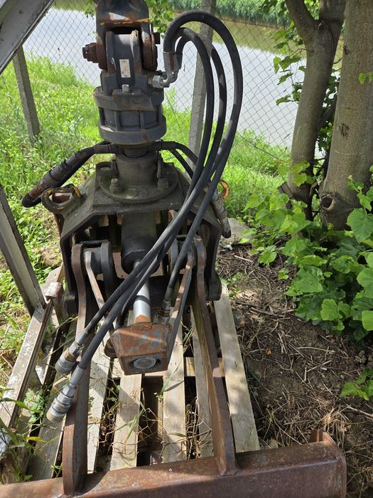 Graifer cu rotator