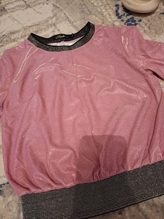 Продам кастюм двойка для девочку размер 40-42-44