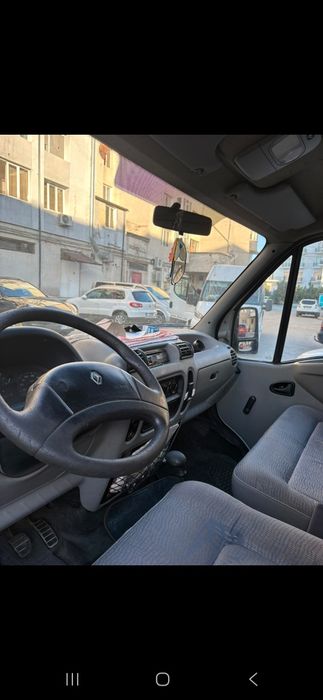 Vând Renault Master