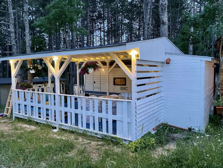 Каравана под наем на “Якото място”