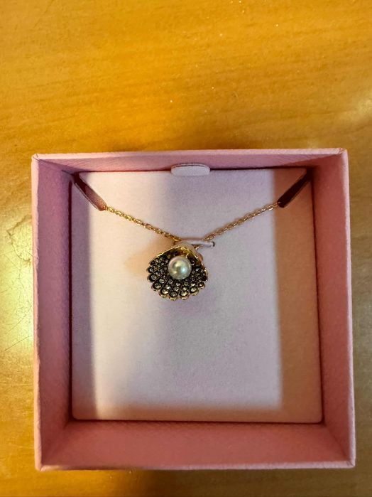 Swarovski - Idyllia Pendant Crystal Pearl Shell 
I