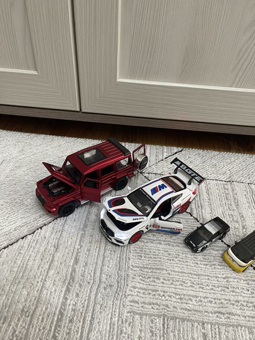 Игрушечные машинки