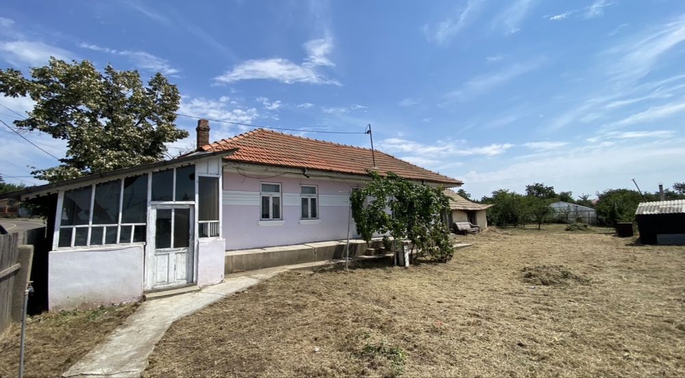 Casa + teren 860 mp HUSI