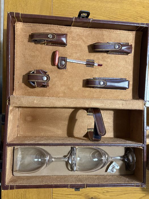 Кутия за вино с аксесоари Vertini