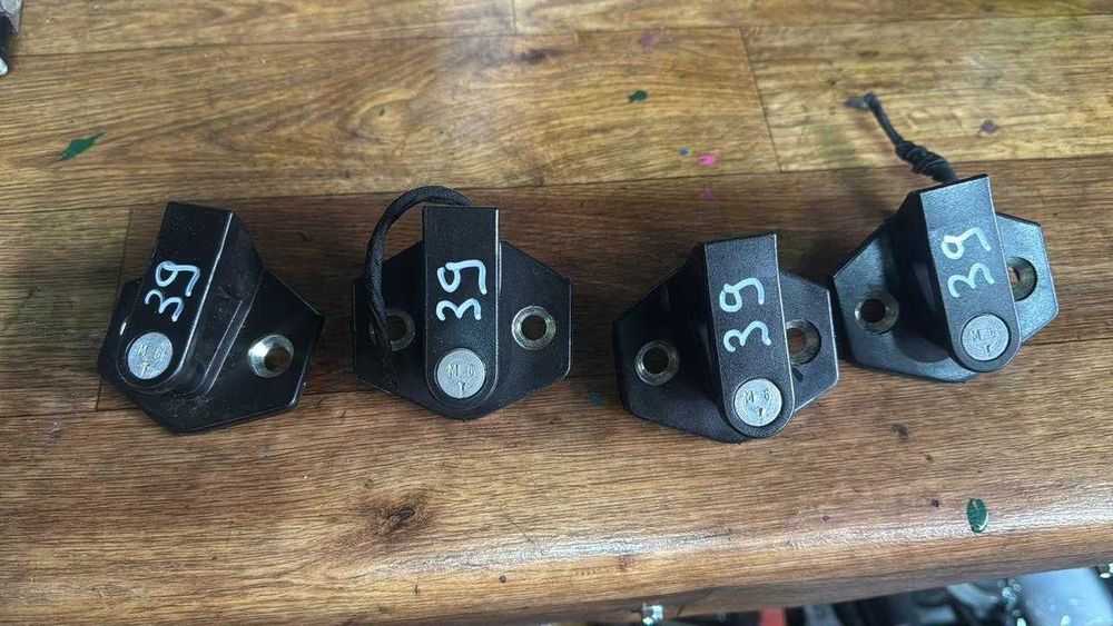 Продам датчик двери на БМВ Е39