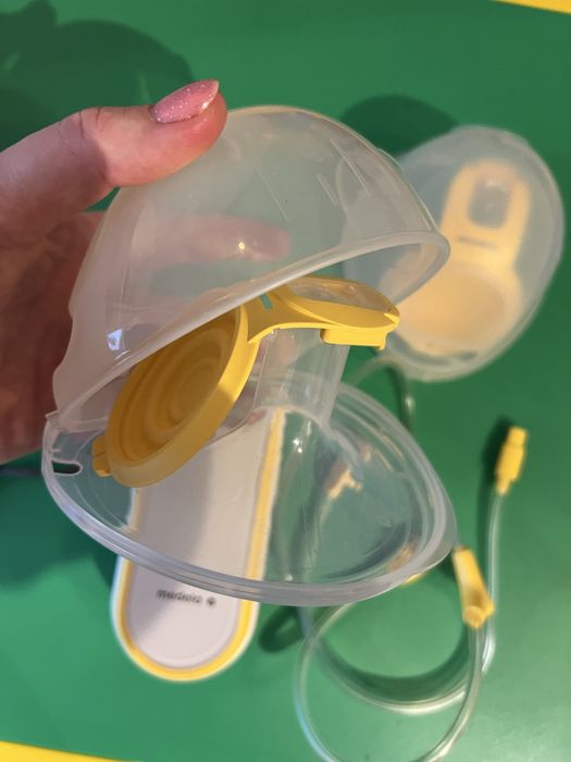 Pompa Medela Freestyle cu cupe portabile