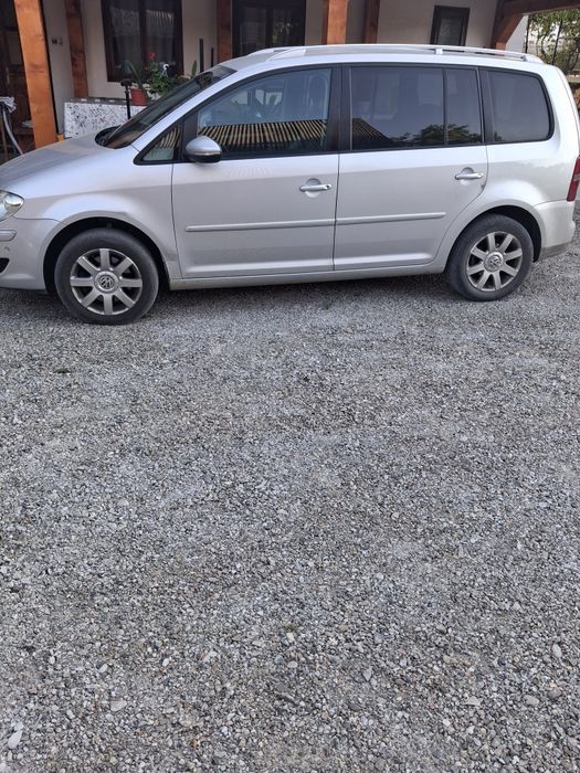 Volkswagen Touran 2.0 cutie automata 170 CP