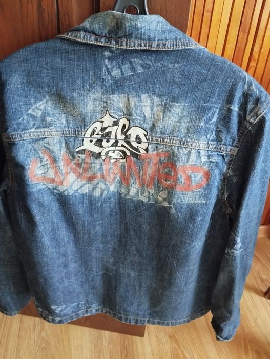 Продам джинсовую куртку