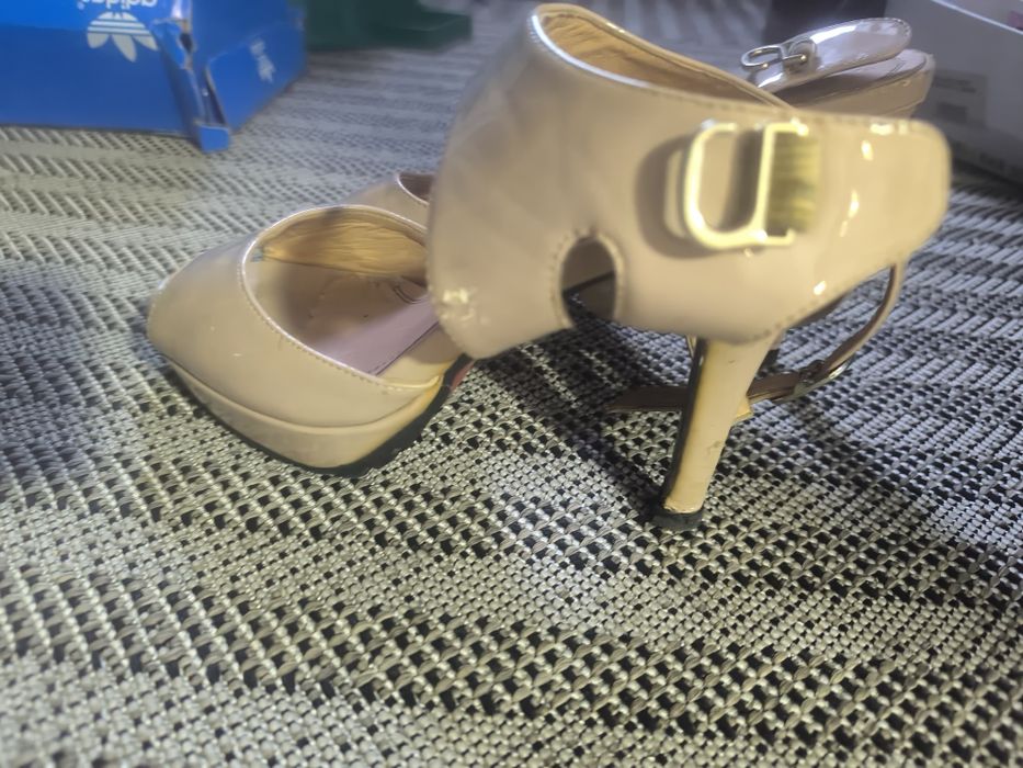 Отдам бесплатно сапоги