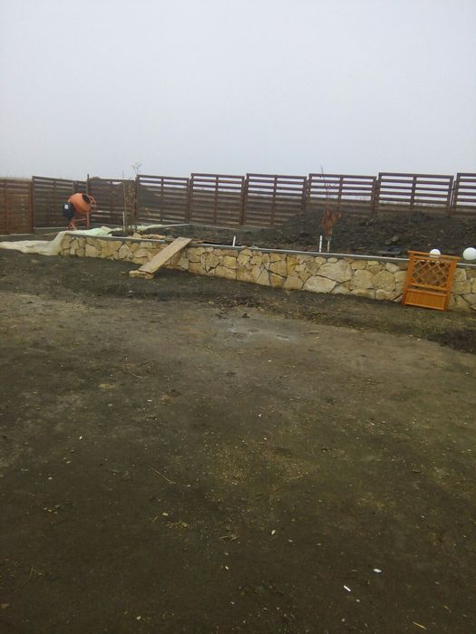 Împrejmuiri , garduri