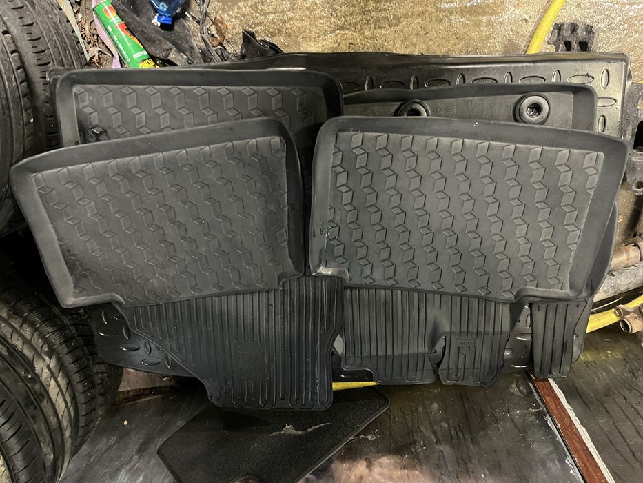 стелка за багажник TOYOTA