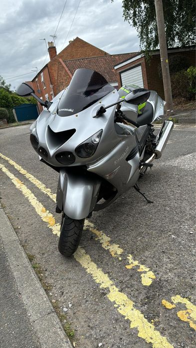 De vanzare Kawasaki ZZR absolut impecabil