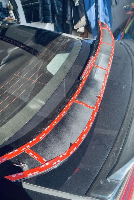 Спойлер  со стоп сигналом на Kia K5