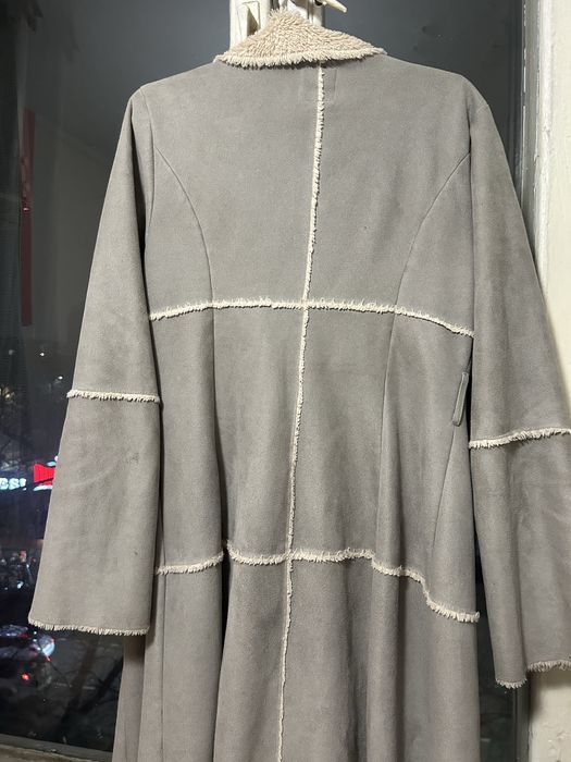 Искуственное легкое пальто на весну