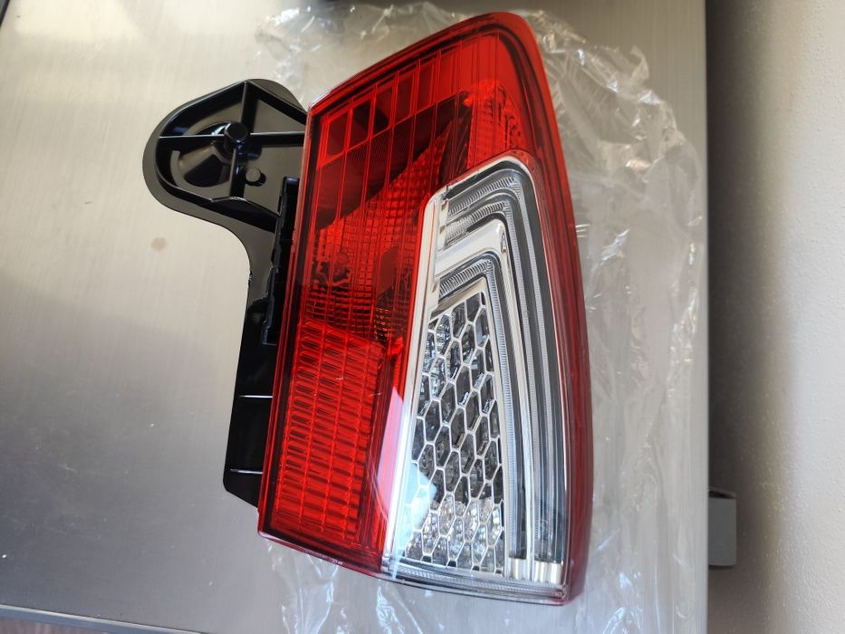 Stop dreapta portbagaj Mondeo 2013-2014(parte interioara led)