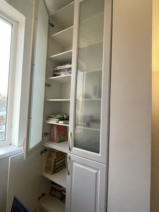 Книжный шкаф белый