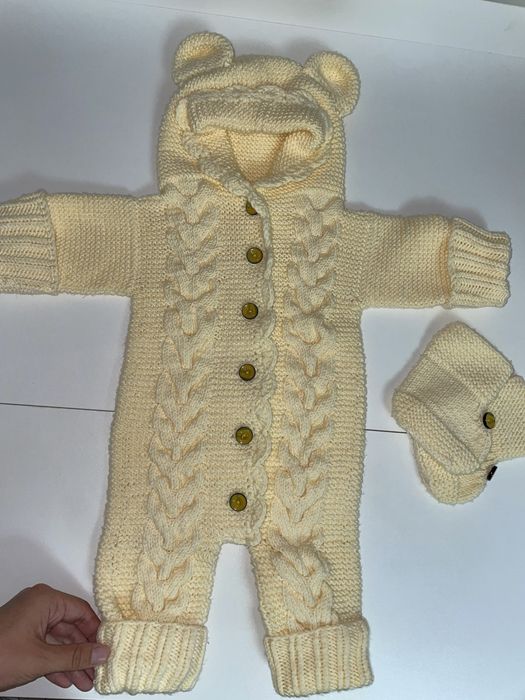Костюм вязанный на выписку