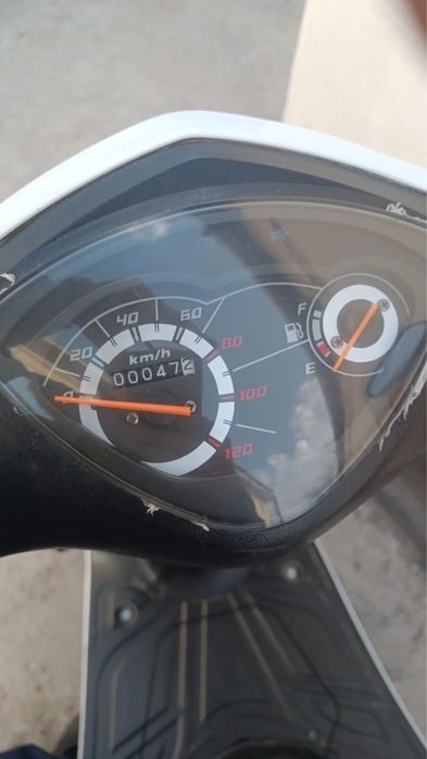 Продам скутер на бензине