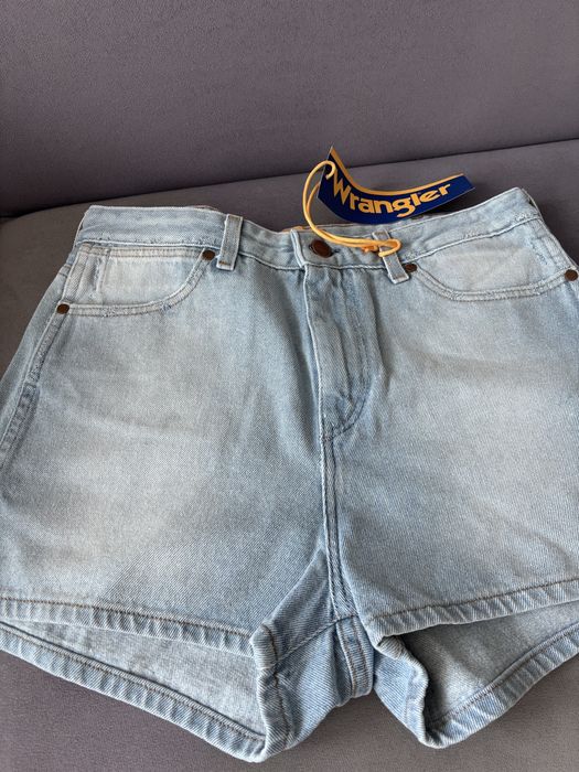Нови къси панталонки wrangler С и М