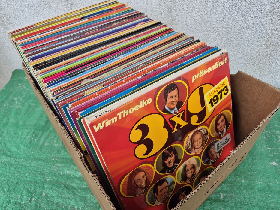 Lot Discuri Vinil colectie 150 LP cu muzica usoara straină mixta