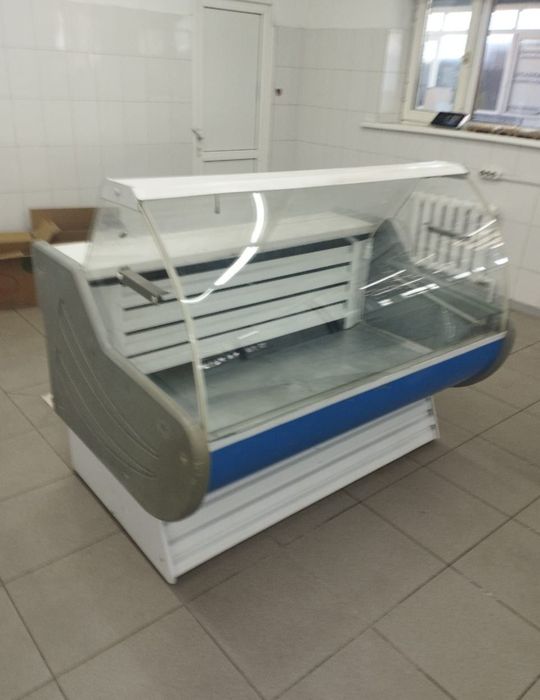 Холодильник витринный