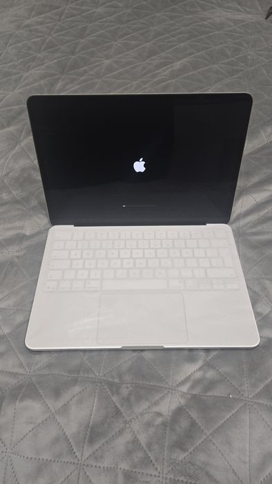 Apple MacBook Neo 512 GB, неразличим от нов