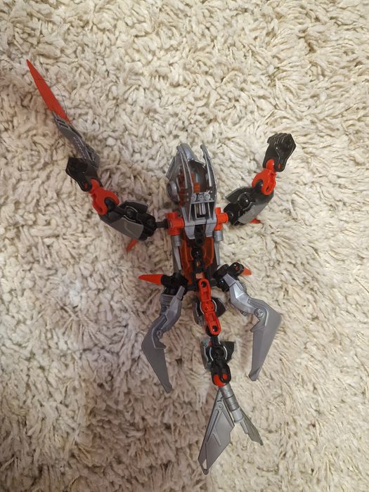 8 figurine lego hero factory