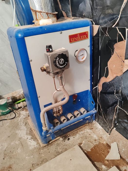 Продам  газовый котел