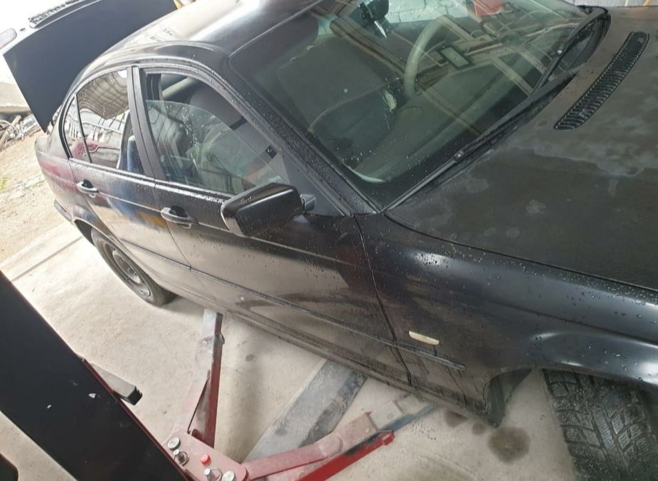 Dezmembrez Bmw 3 1.8 benzina/ 2.0 diesel