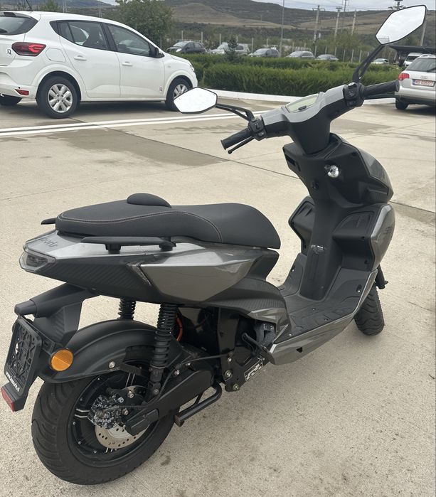 Închiriez/Vând scuter și motocicletă (detalii în descriere)