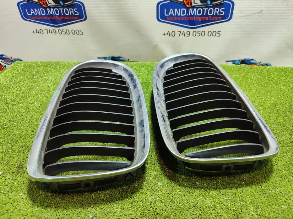 GRILA BARA FATA STANGA / DREAPTA BMW 320D SERIA 3 E90 LCI 2.0 DIESEL 2009 COD OEM 7201968 / 7201967 / 51137201968 / 2005-2013