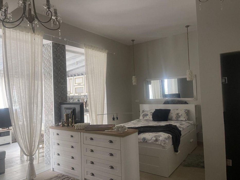 Продава се Четиристаен апартамент в Бургас, Център - 150 кв.м за 900 €/кв.м - Снимка #11