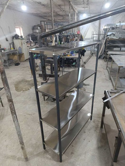 Stelaj iz prochnoh materyala Nerjaveka