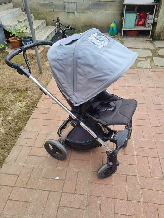 Детска количка „Бащи, майки, татковци“