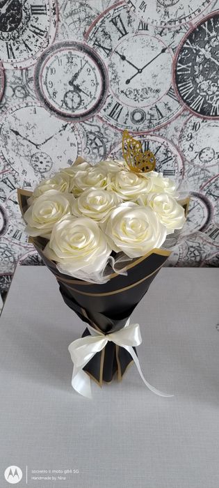 Букети и аранжировки от сатенени рози