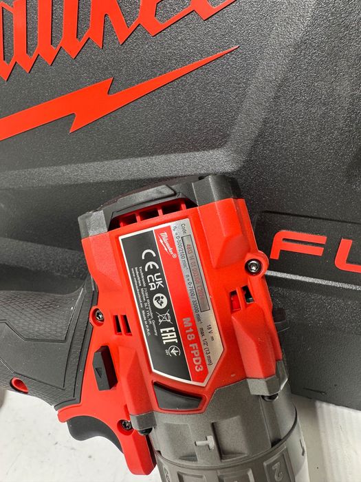 Mașina de găurit și înșurubat cu percuție Milwaukee M18 FPD3  M18 FUEL