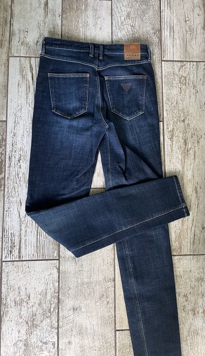 2бр Дамски скини дънки Guess 25 н