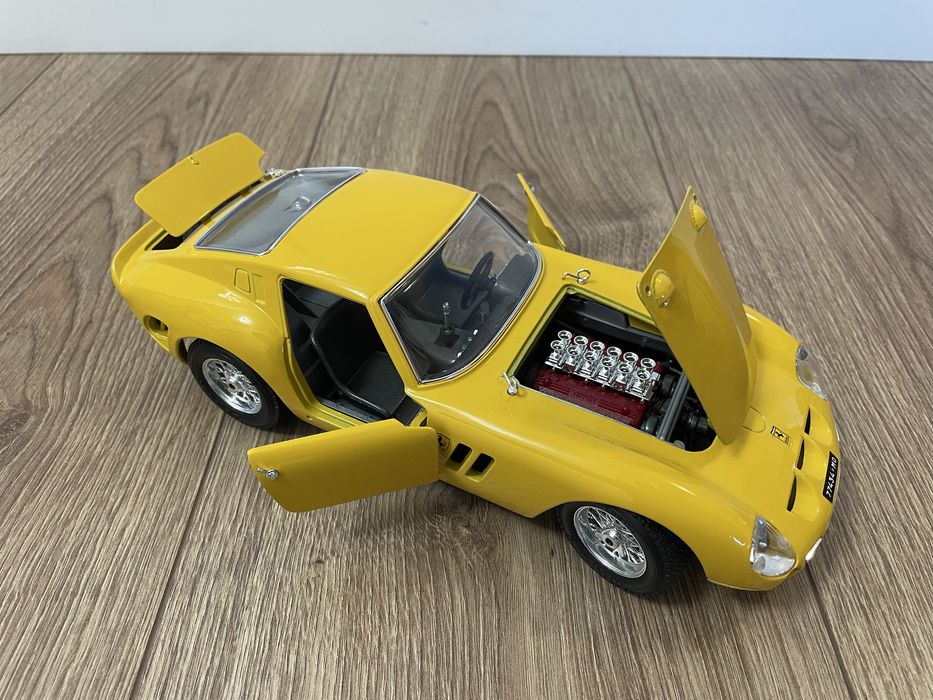 Ferrari GTO 1/18 Bburago