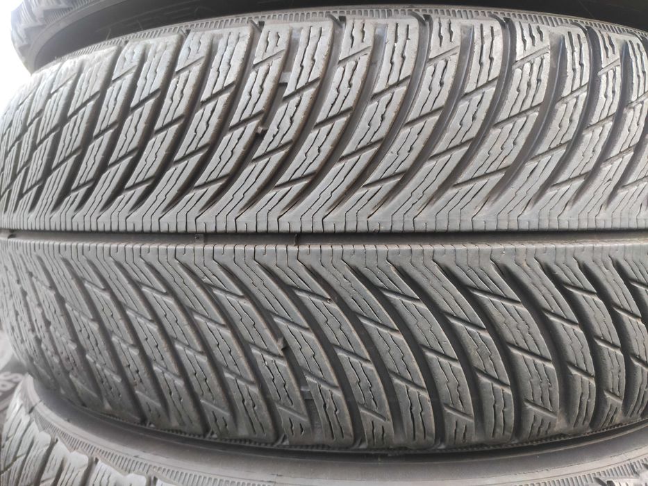 4бр Зимни гуми 235 55 17 - Michelin