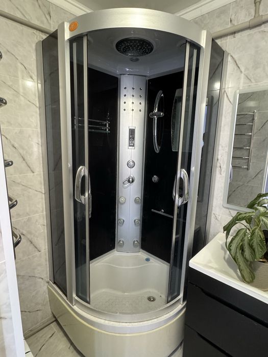 Душевая кабина стекло