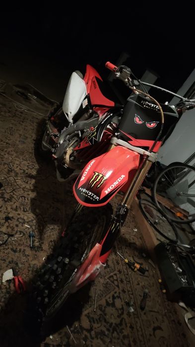 Vindem honda crf 450r