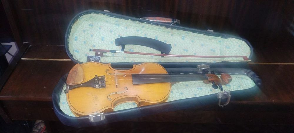 Skripka sotiladi/Скрипка продаётся