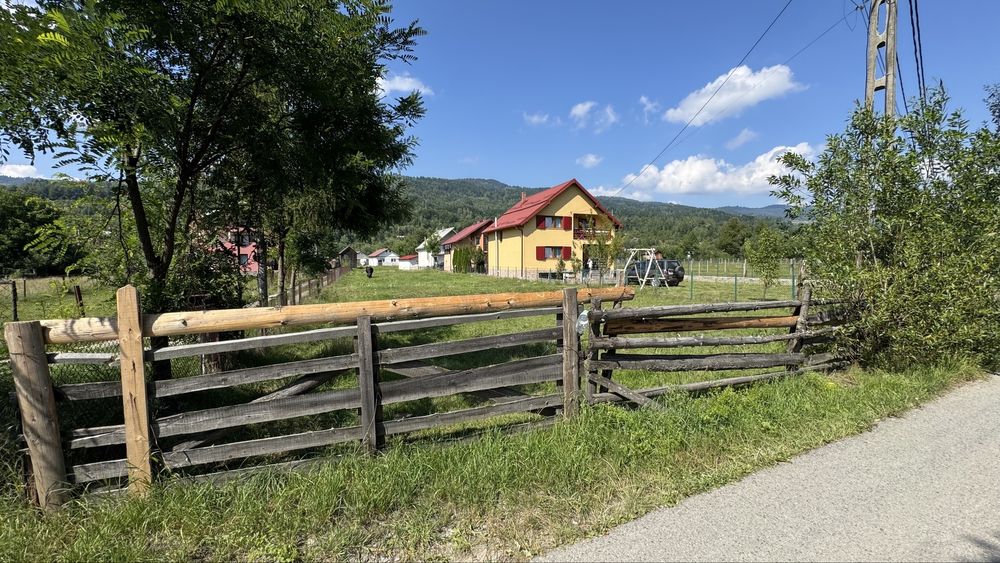 Vand teren intravilan  (Moisei)