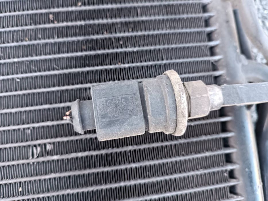 Ауди А8-оригинален радиатор климатик
